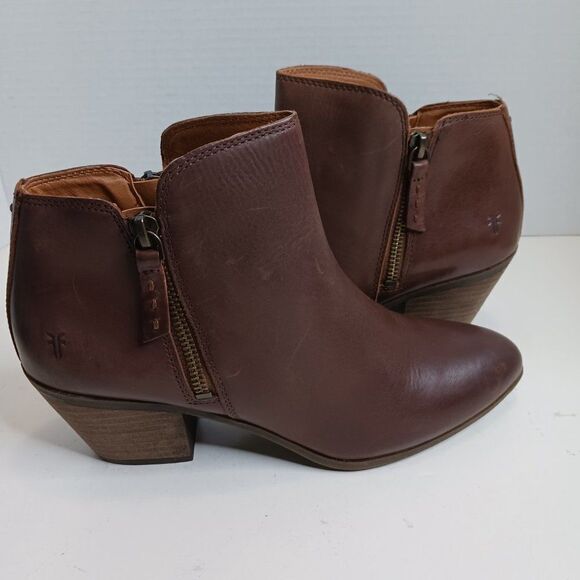 Frye Women's size 8M Leather Double Zip Ankle Boot - Picture 11 of 11